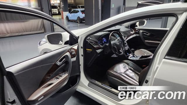 Hyundai Grandeur HG Premium, 2015 10