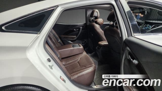 Hyundai Grandeur HG Premium, 2015 12