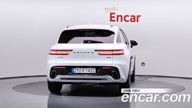 Genesis GV70, 2023 4