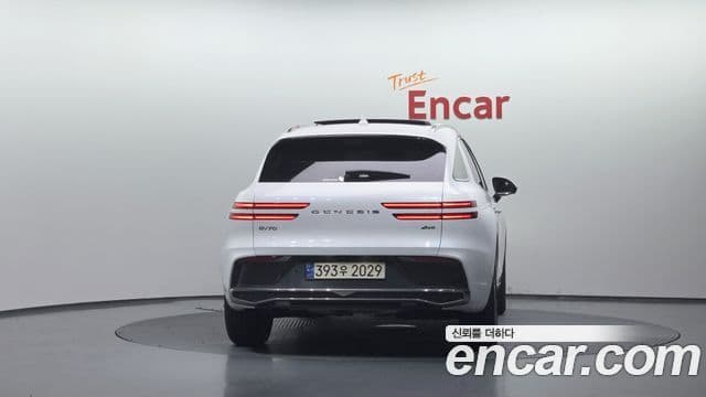 Genesis GV70, 2025 4