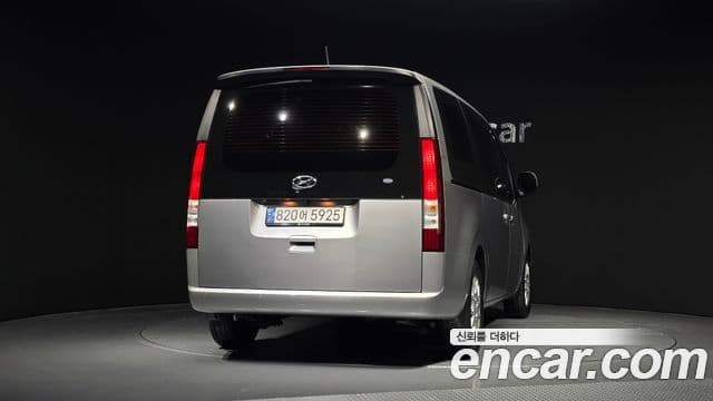 Hyundai Staria Modern, 2023 4