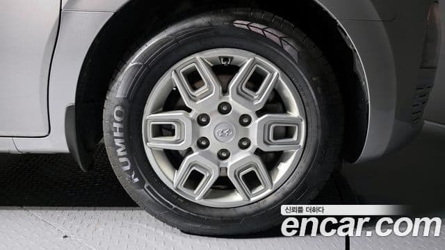 Hyundai Staria Modern, 2023 все фото