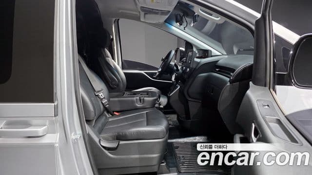 Hyundai Staria Modern, 2023 10