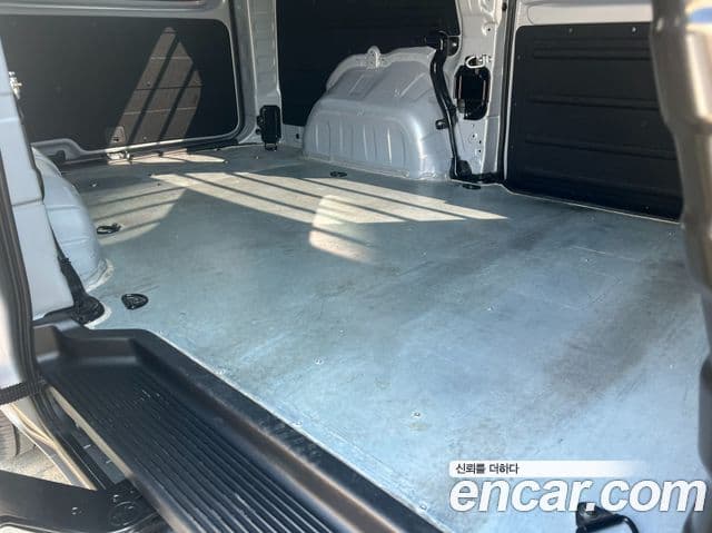 Hyundai Staria Modern, 2023 18