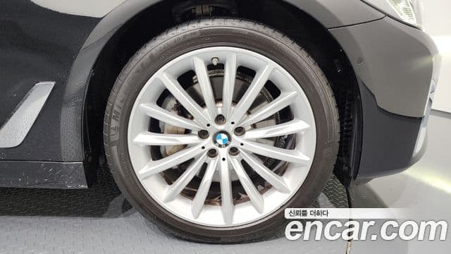 BMW 5시리즈 (G30) Luxury, 2023 все фото