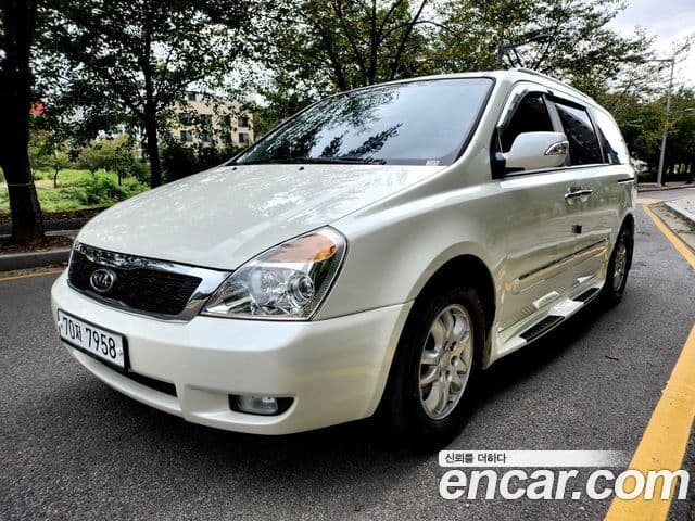 Kia Carnival R R Special, 2011 1