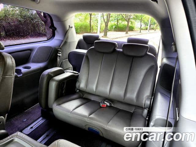 Kia Carnival R R Special, 2011 10