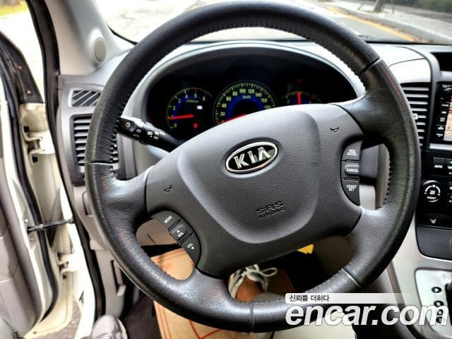 Kia Carnival R R Special, 2011 16