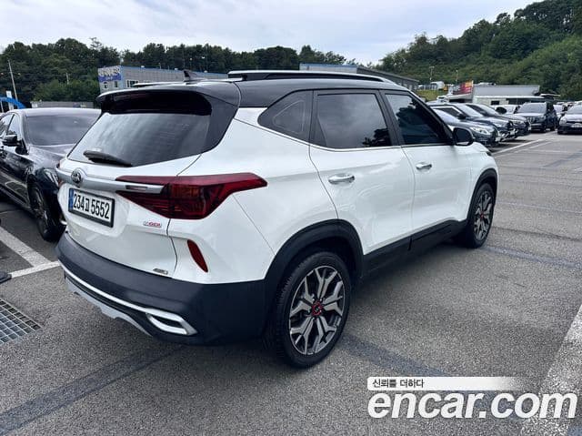 Kia Seltos Signature, 2022 все фото