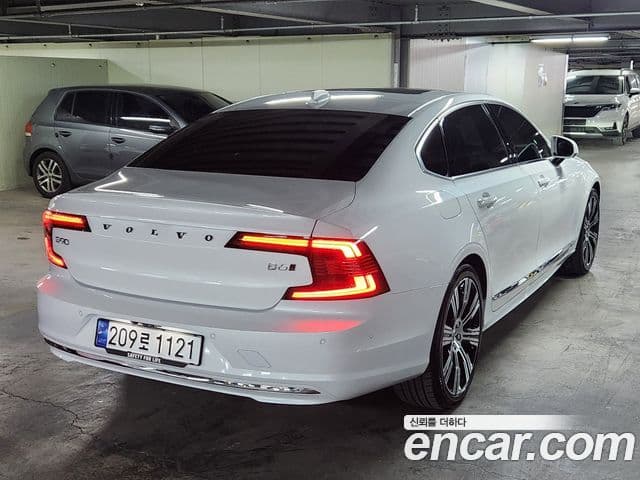 Volvo S90 B6 AWD Ultimate Bright, 2024 4