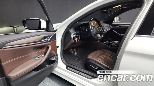 BMW 5시리즈 (G30) 523d M Sport, 2021 10