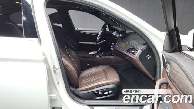 BMW 5시리즈 (G30) 523d M Sport, 2021 11