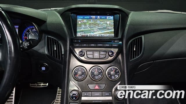 Hyundai The / новый New Genesis купе 200 турбо S, 2012 14