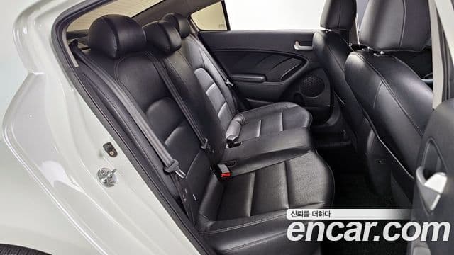 Kia K3 Trendy, 2013 12