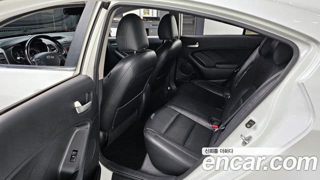 Kia K3 Trendy, 2013 13