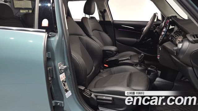 Mini Cooper S 3세대, 2023 10