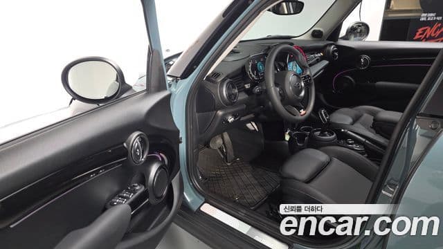 Mini Cooper S 3세대, 2023 12