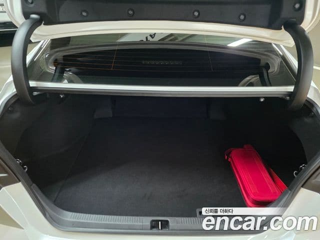 Toyota 캠리 (XV80) 2.5 XLE гибрид, 2025 все фото