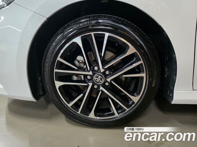 Toyota 캠리 (XV80) 2.5 XLE гибрид, 2025 8