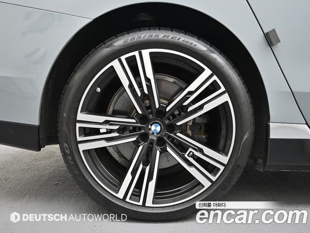 BMW 7시리즈 (G70) 750e xDrive M Sport, 2023 все фото