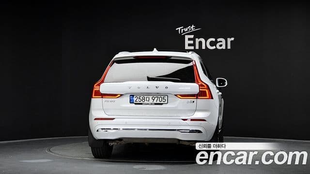 Volvo XC60 2세대 B5 Ultimate Bright, 2023 4