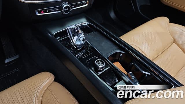 Volvo XC60 2세대 B5 Ultimate Bright, 2023 9