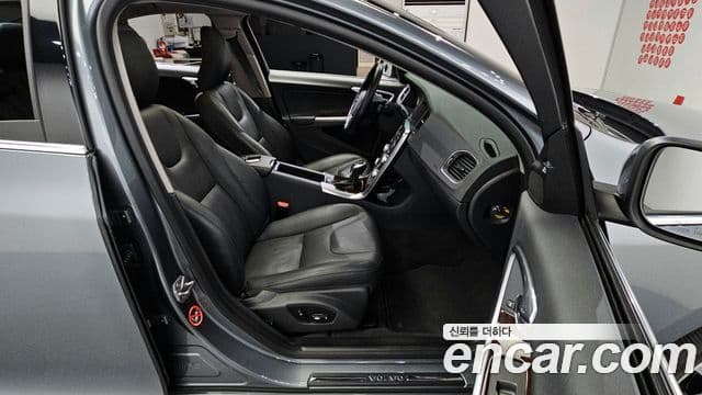 Volvo S60 2세대, 2018 13