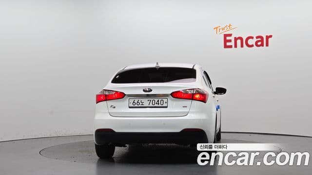 Kia K3 Trendy, 2013 4