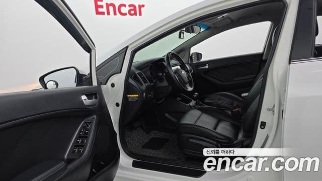 Kia K3 Trendy, 2013 10