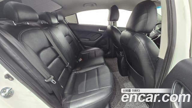 Kia K3 Trendy, 2013 12