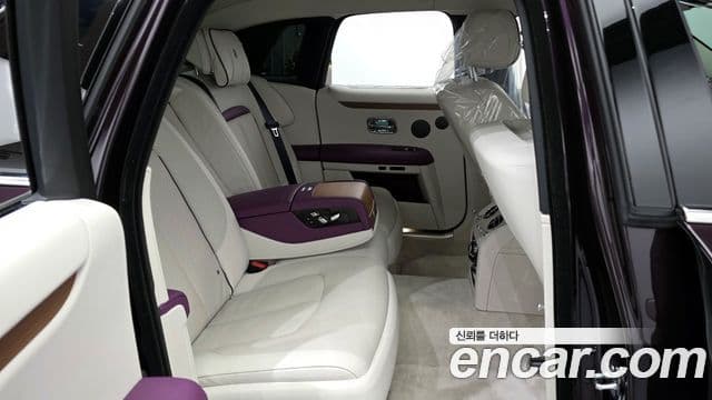 Rolls-Royce 고스트 2세대, 2023 12