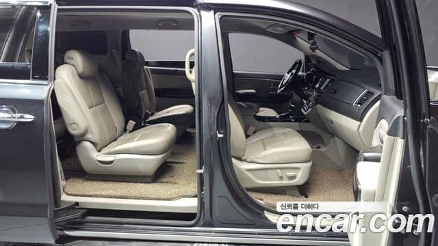 Kia The / новый New Carnival Special, 2019 12