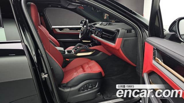 Porsche Cayenne (PO536) 3.0 купе, 2024 10