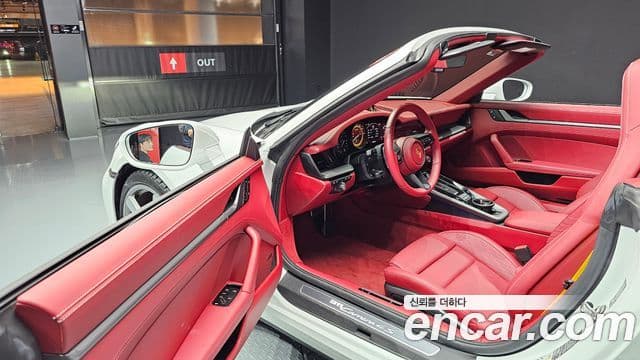 Porsche 911 (992) Carrera 4S кабриолет, 2024 10