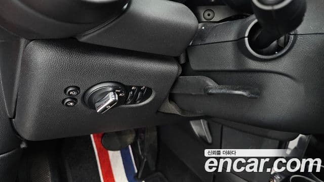 Mini Cooper D 3세대, 2015 19