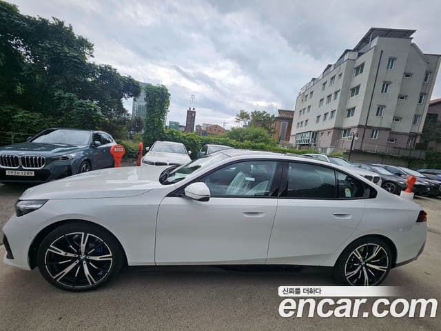 BMW 5시리즈 (G60) 530i xDrive M Sport, 2026 3