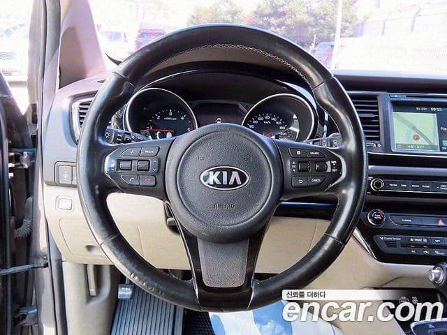 Kia All New Carnival Noblesse, 2015 9