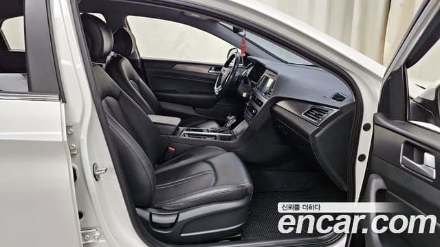 Hyundai LF Sonata 1.6 турбо Smart, 2016 11