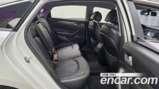 Hyundai LF Sonata 1.6 турбо Smart, 2016 12