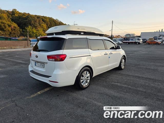 Kia All New Carnival Luxury, 2015 4