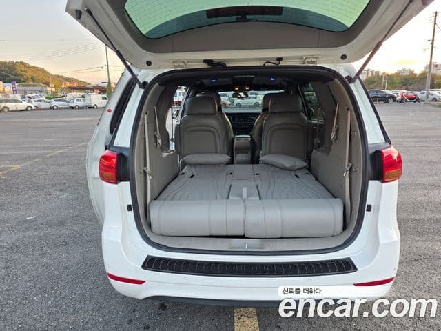 Kia All New Carnival Luxury, 2015 6