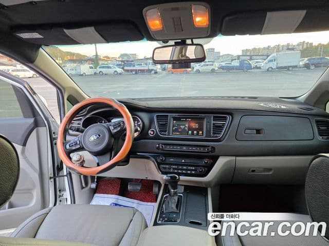 Kia All New Carnival Luxury, 2015 10