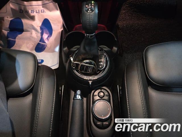 Mini Cooper D 3세대, 2015 14