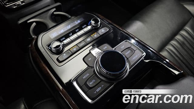 Genesis EQ900 Premium Luxury, 2018 17