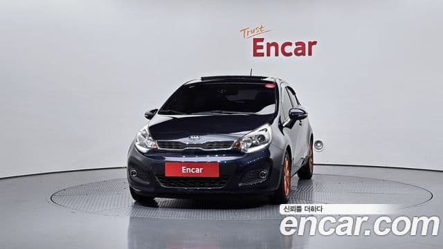 Kia All New Pride Luxury, 2013 3