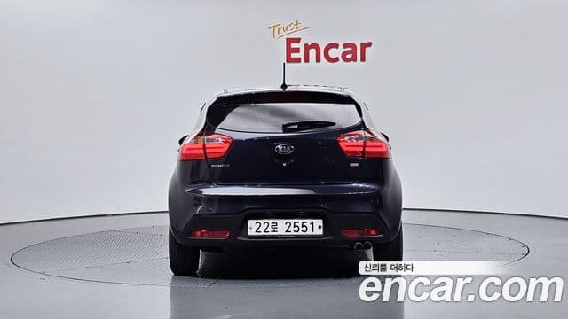 Kia All New Pride Luxury, 2013 4