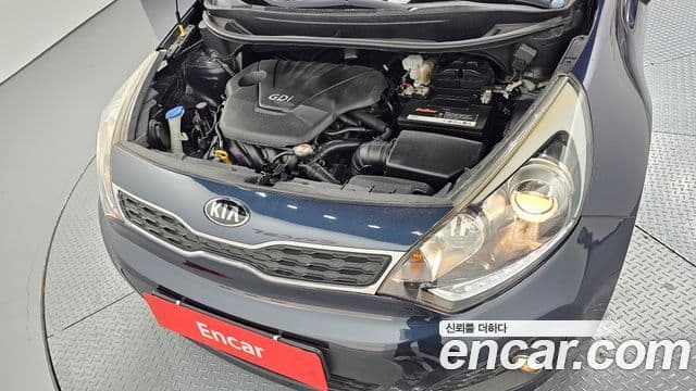 Kia All New Pride Luxury, 2013 6