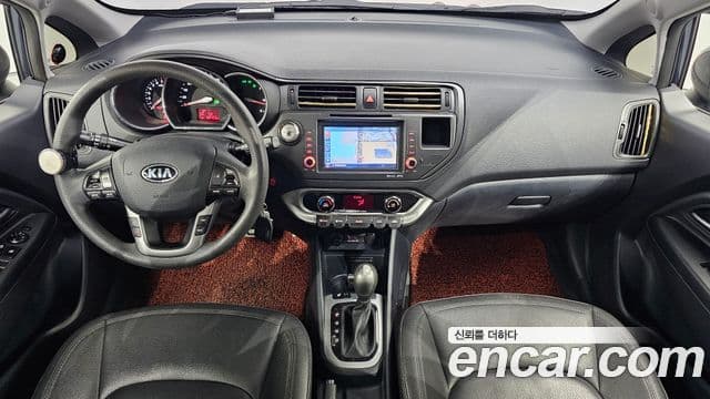 Kia All New Pride Luxury, 2013 7