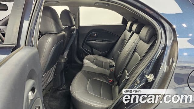 Kia All New Pride Luxury, 2013 12