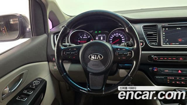 Kia All New Carnival Luxury, 2015 14